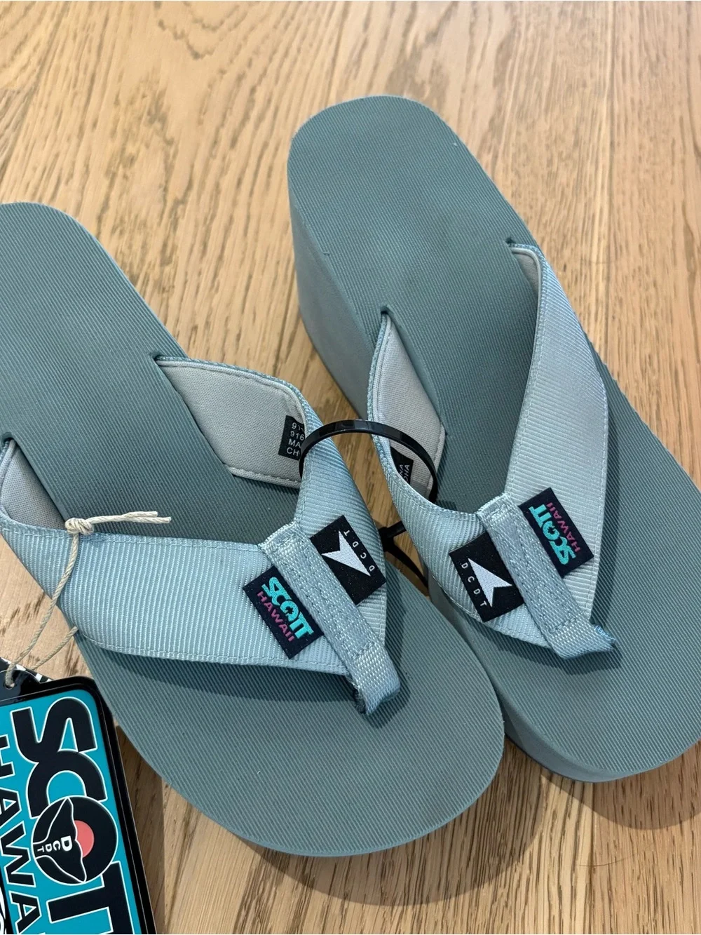 Scott Hawai’i x Descendant Women's Platform Flip Flops